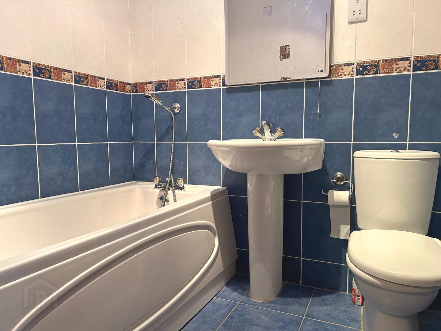 5 Roden Court 8 of 9