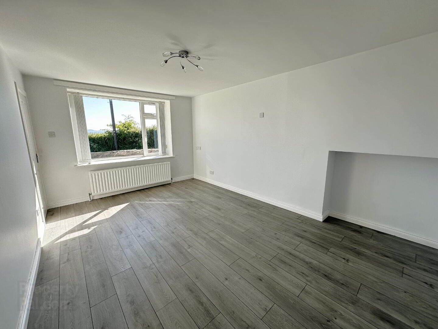 15 Ballymackilreiny Road 8 of 21
