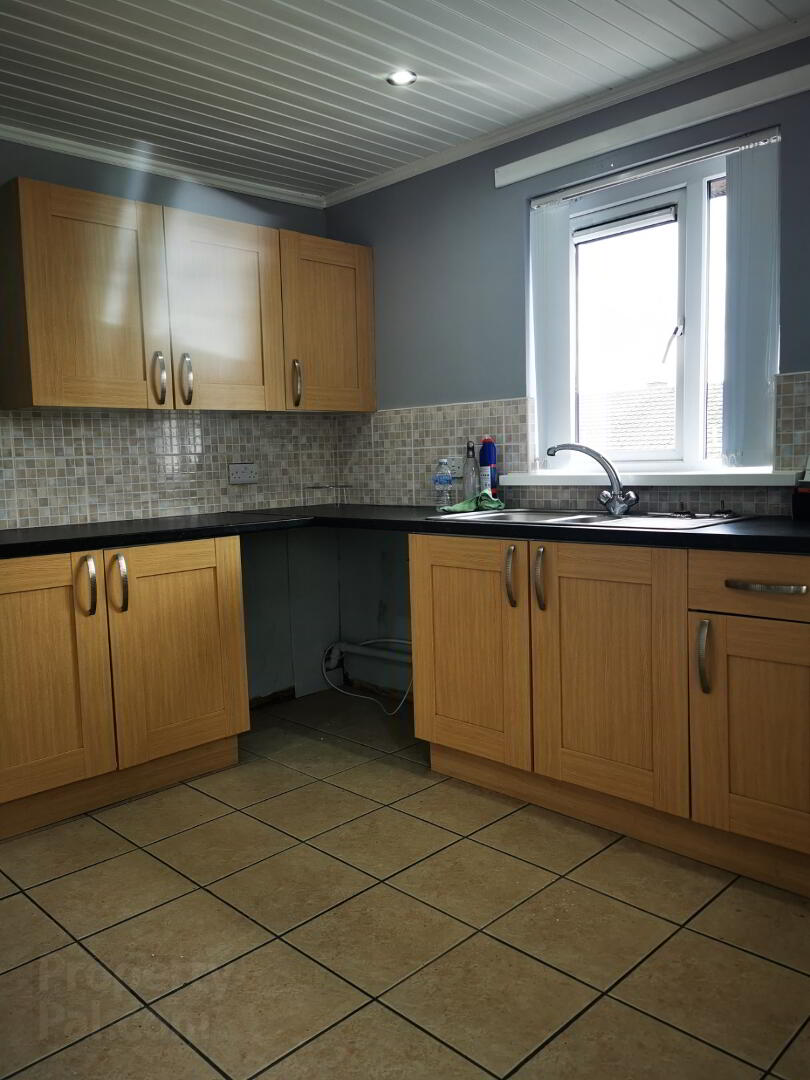 38 Ashmore Street 6 of 15