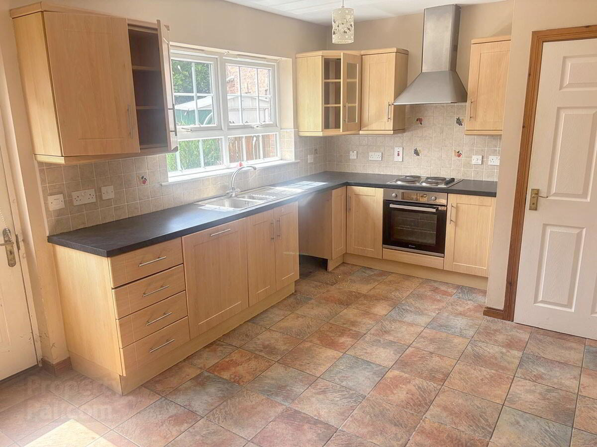 6 Summerhill Court 3 of 8