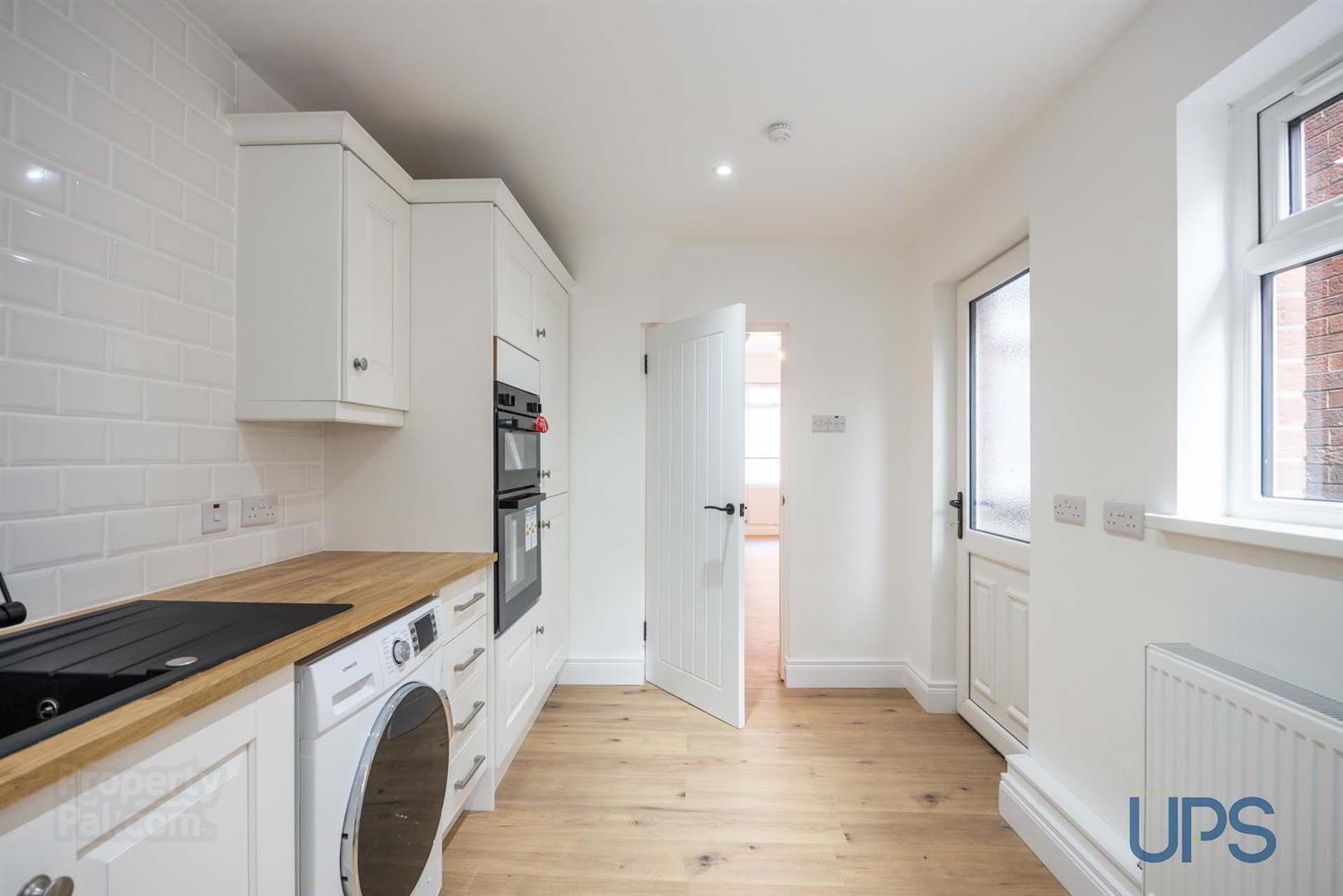 8 Nansen Street 8 of 28