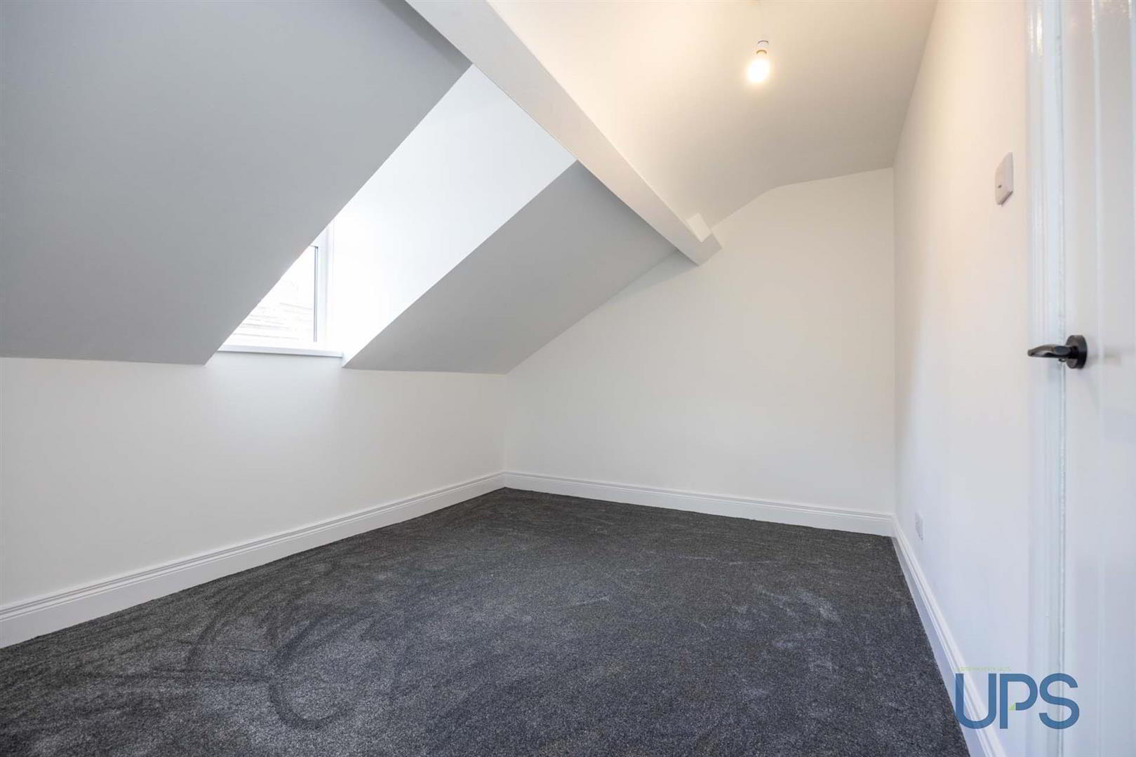 8 Nansen Street 21 of 28