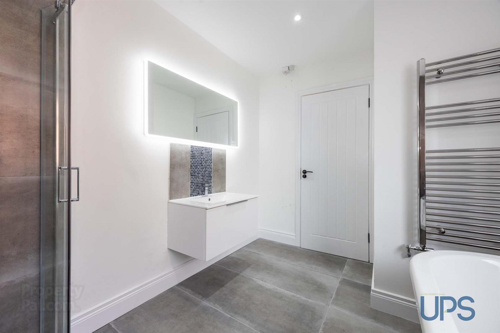 8 Nansen Street 15 of 28