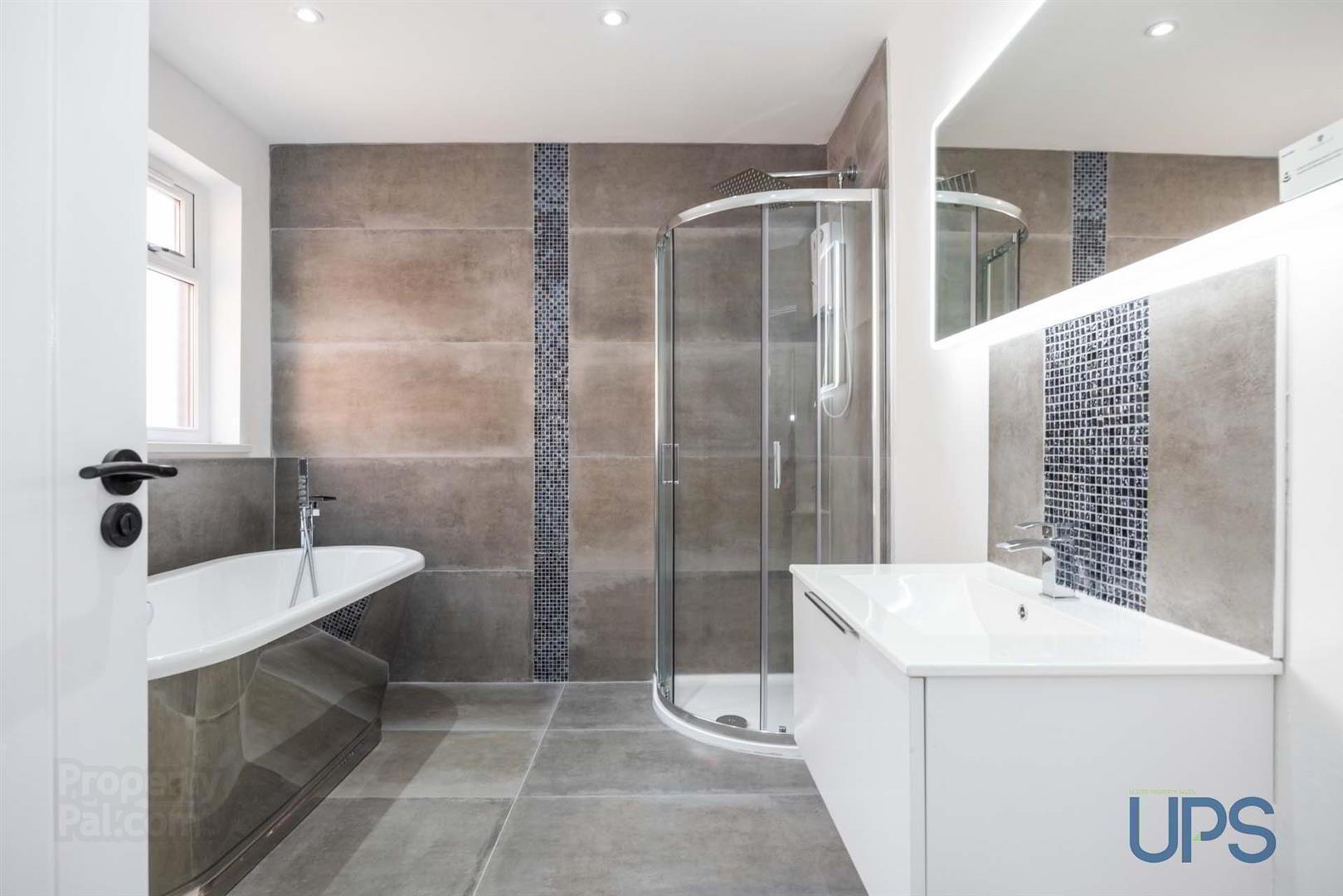 8 Nansen Street 13 of 28