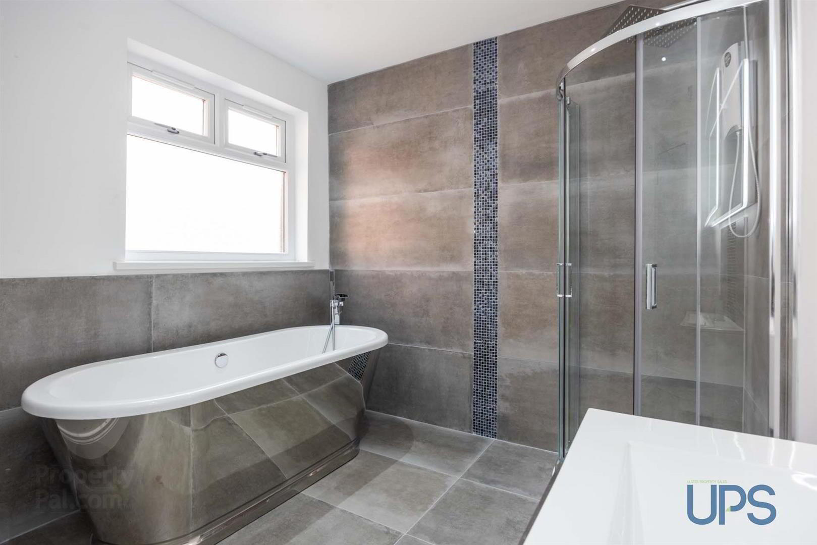 8 Nansen Street 14 of 28