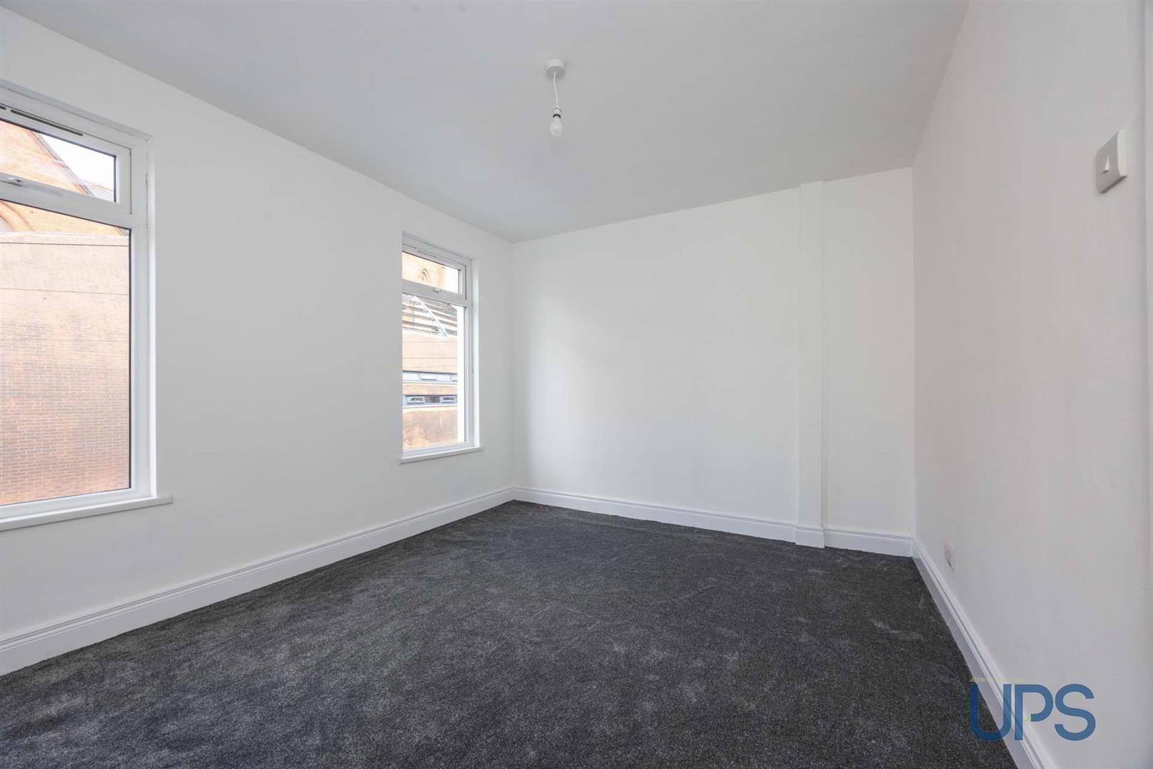 8 Nansen Street 17 of 28