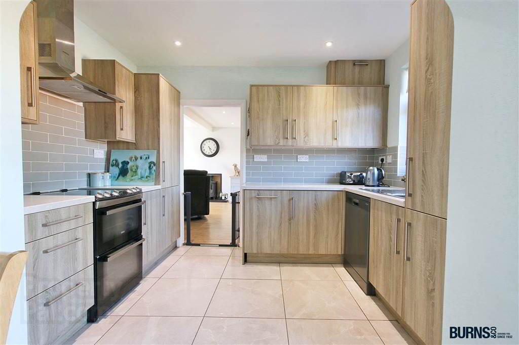 10 Desertmartin Road 9 of 31