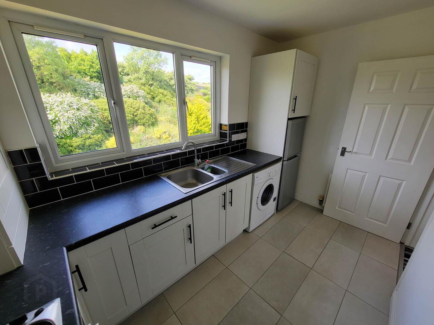 12 Blackthorn Rise 6 of 12