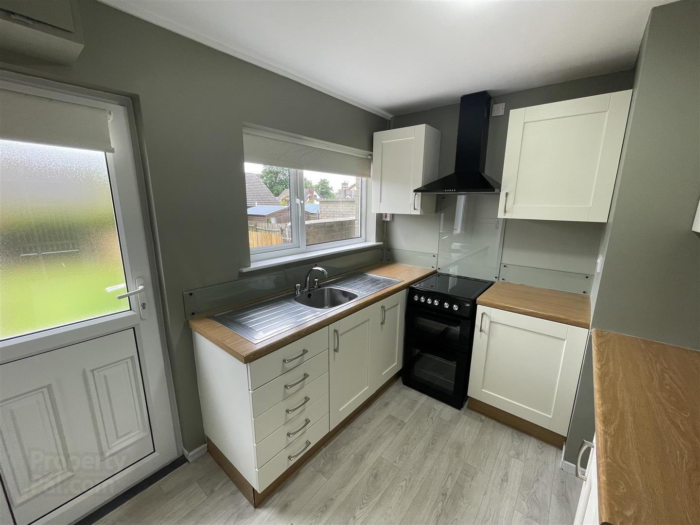 25 Dundrum Road 6 of 20