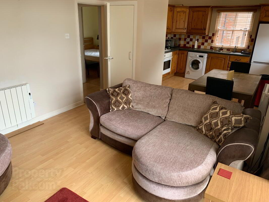 Apt 28, 48 Rossmore Drive 3 of 7