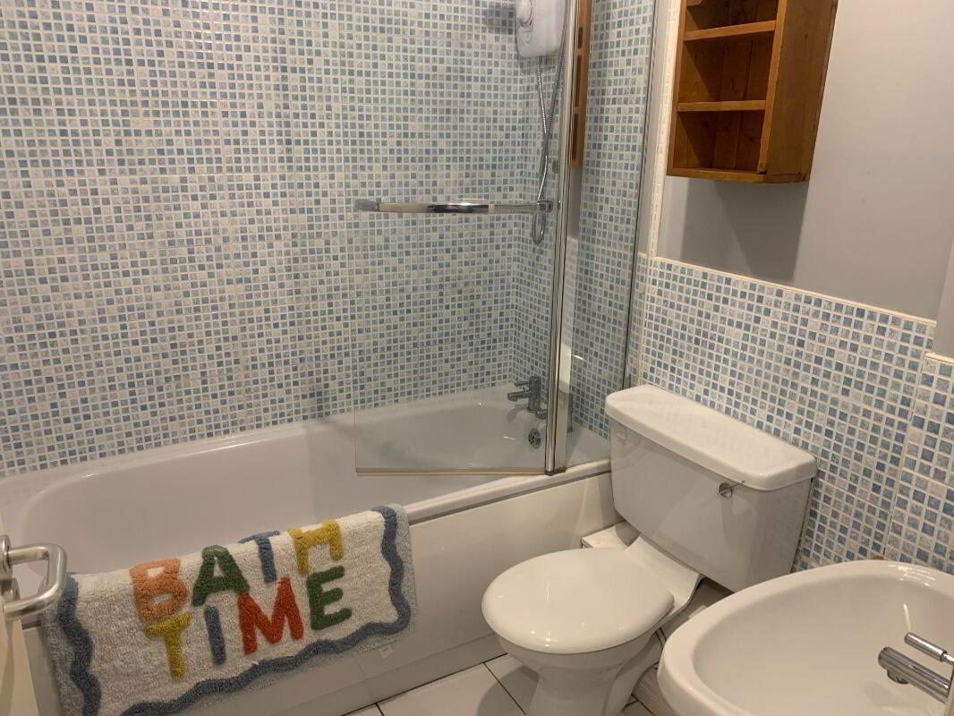 Apt 28, 48 Rossmore Drive 6 of 7