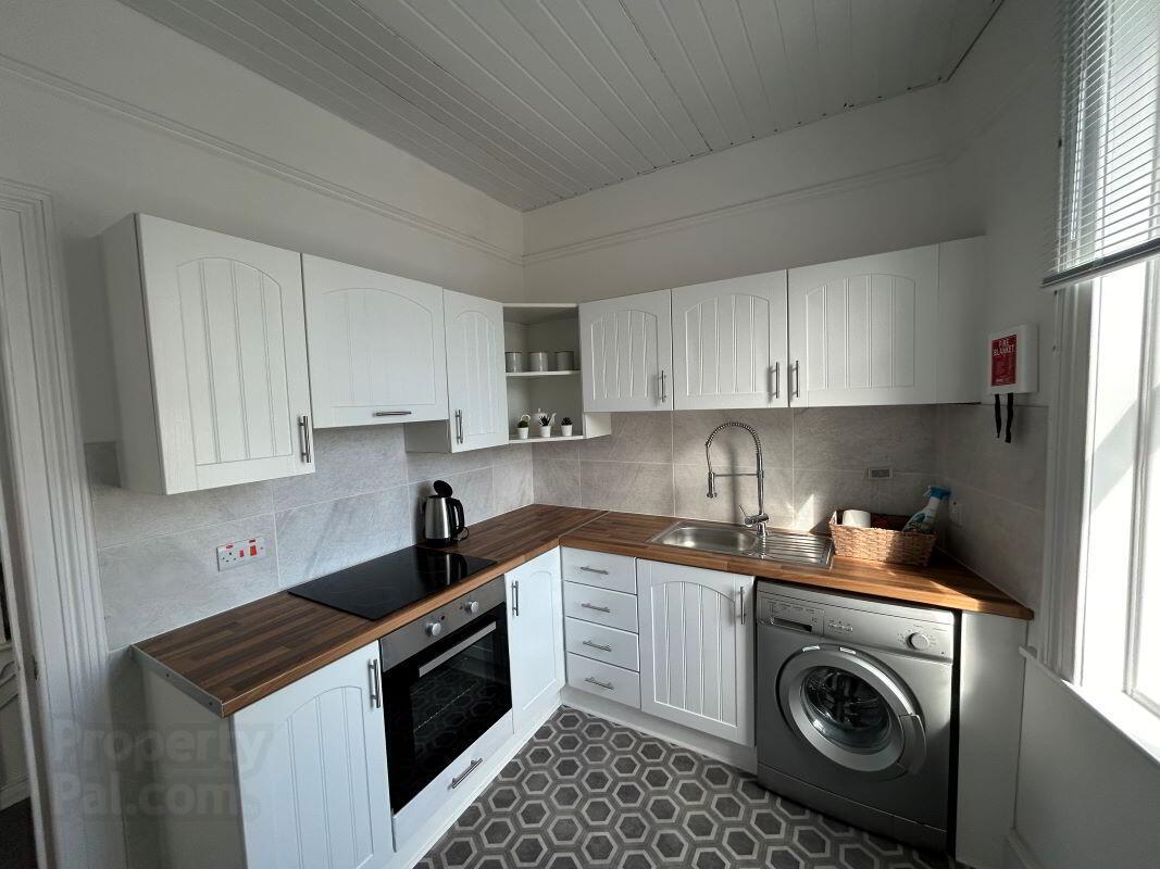 3-5 Main Street, 1a Sea Road 13 of 17