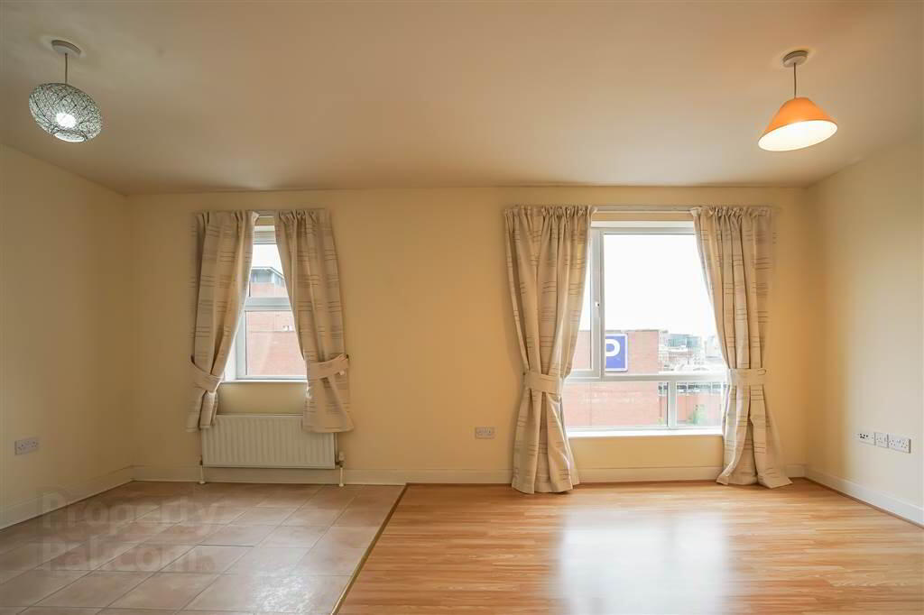 709 College Central, 4 College Avenue 6 of 16