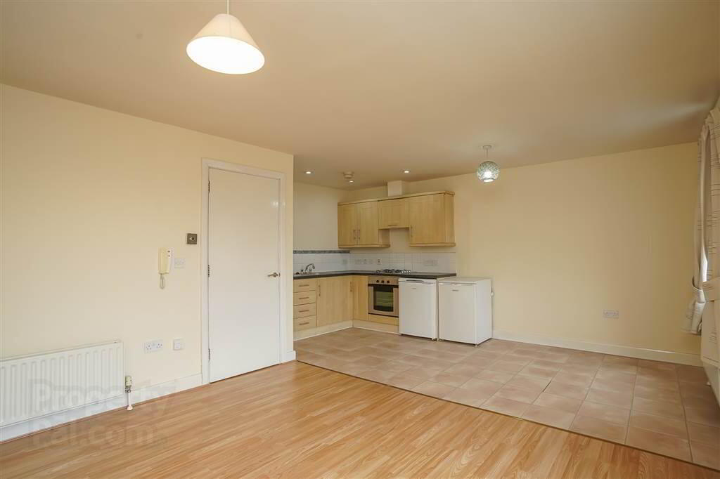 709 College Central, 4 College Avenue 5 of 16