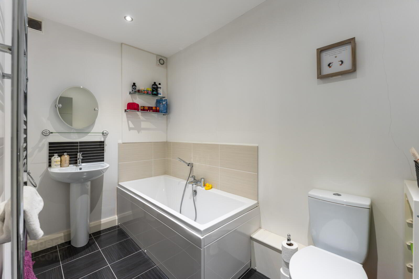17a Wandsworth Parade 16 of 25