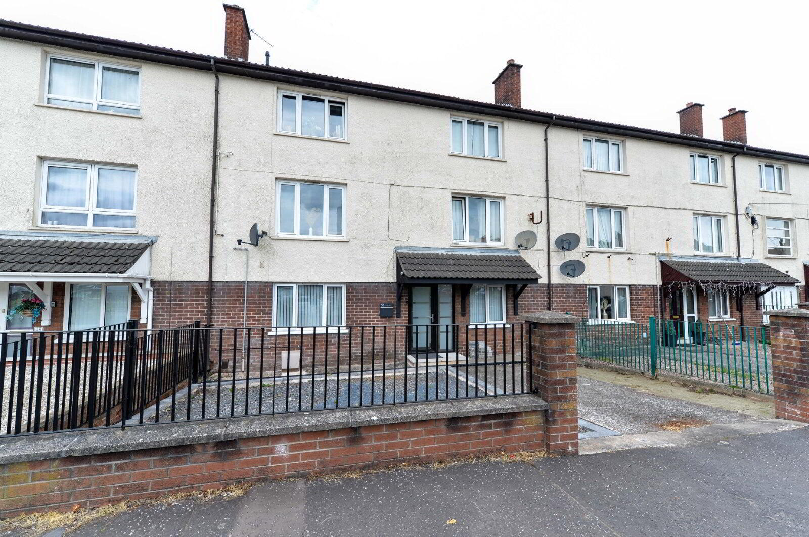 56 Whincroft Road 1 of 13