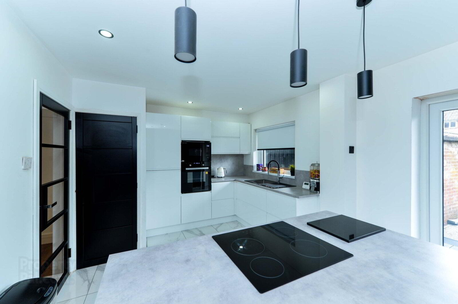 56 Whincroft Road 6 of 13