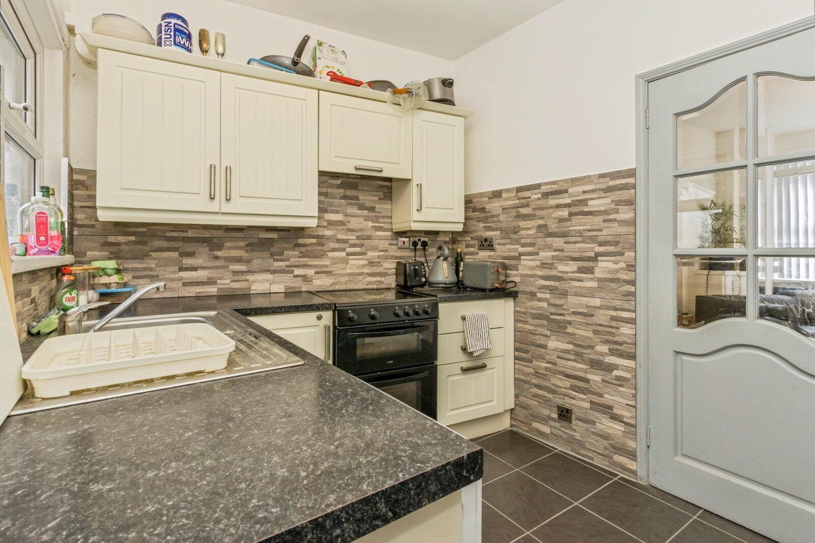 85 Northbrook Street 10 of 17