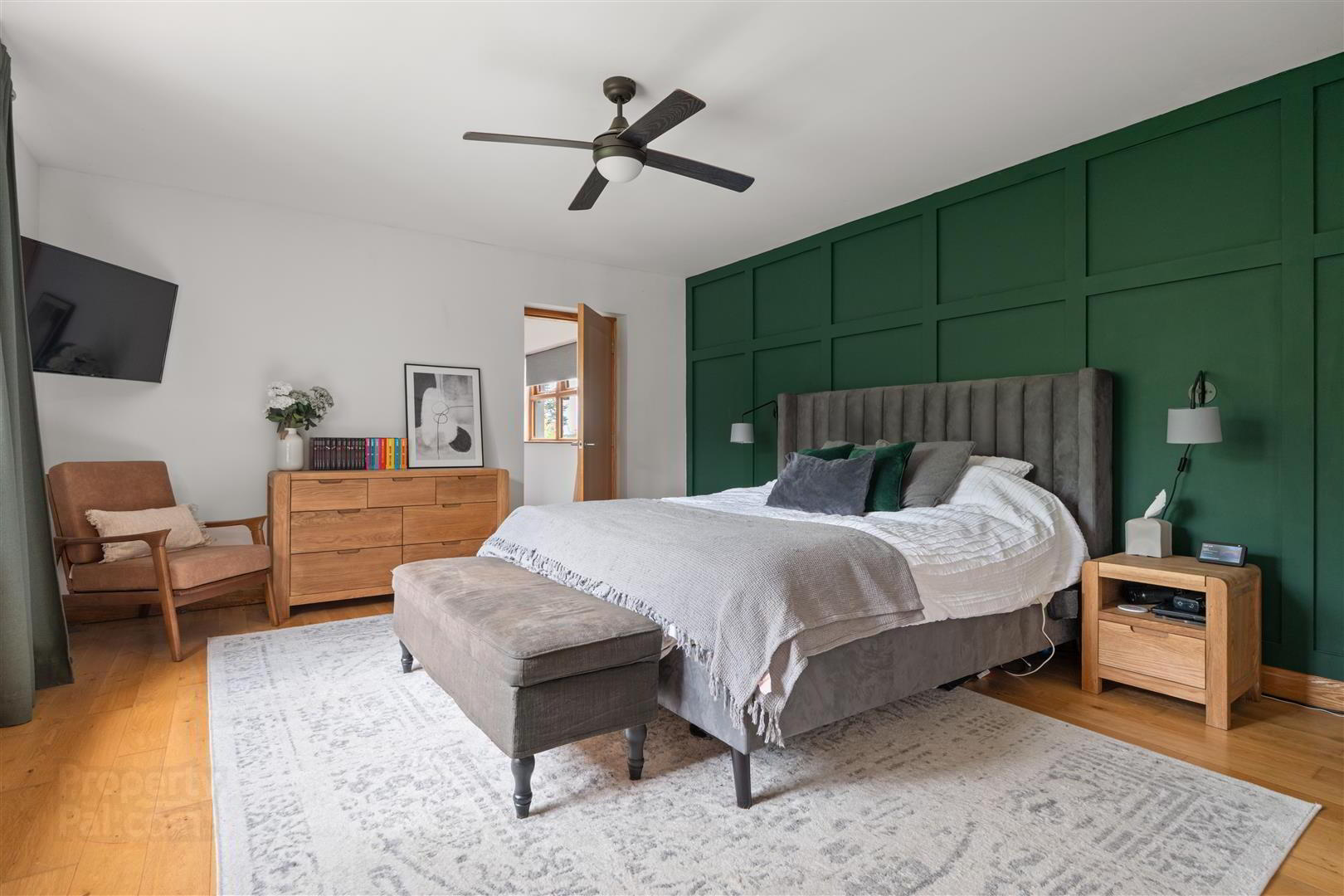 7 Gorse Road 33 of 61