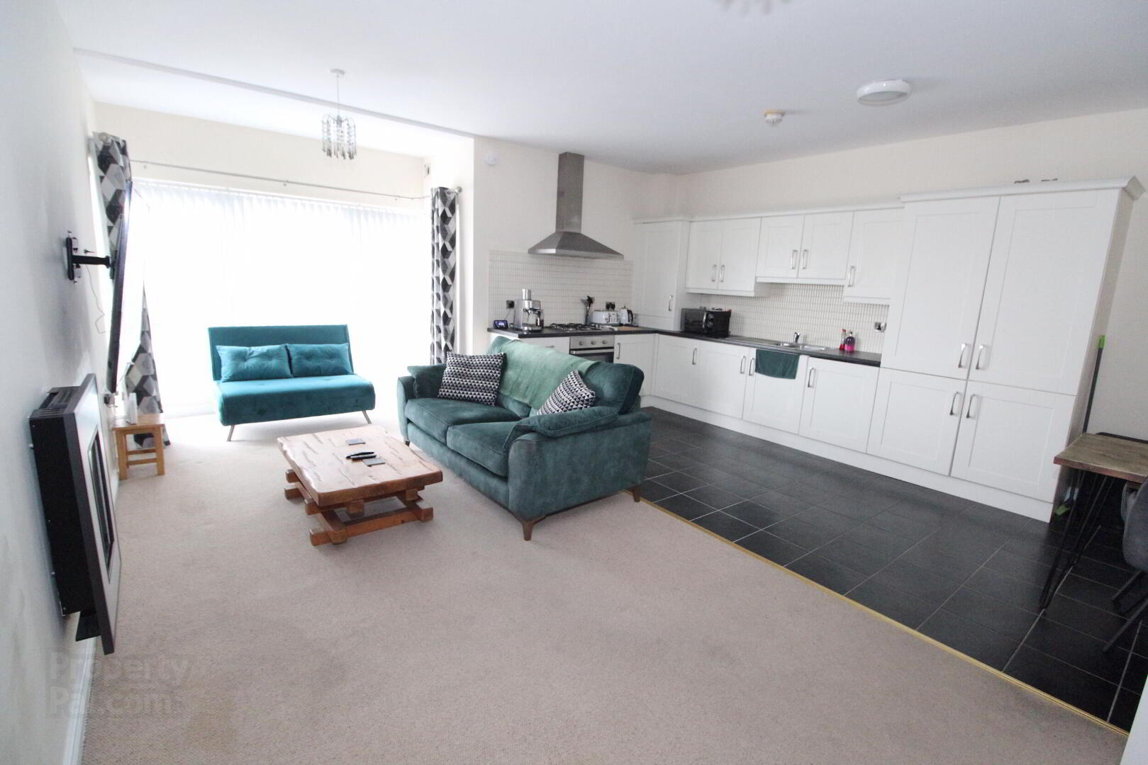 6 Lady Wallace Road 3 of 11
