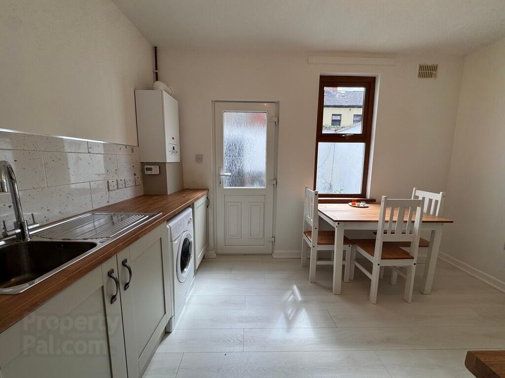 18 Benburb Street 5 of 17
