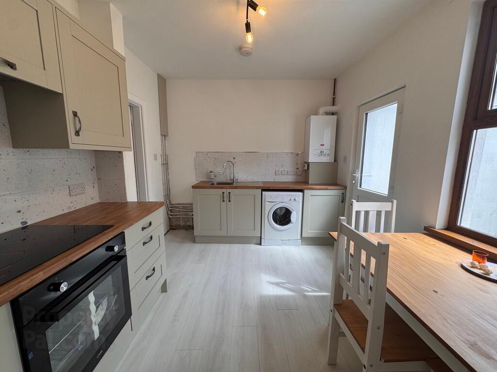 18 Benburb Street 7 of 17