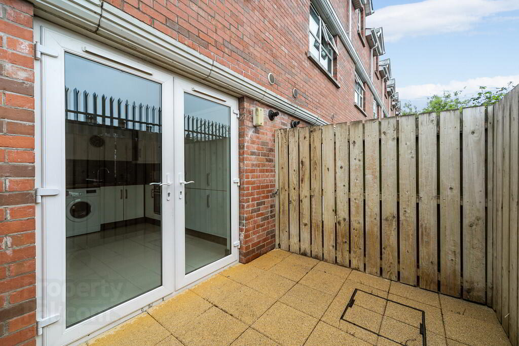 45 Northbrook Street 26 of 29