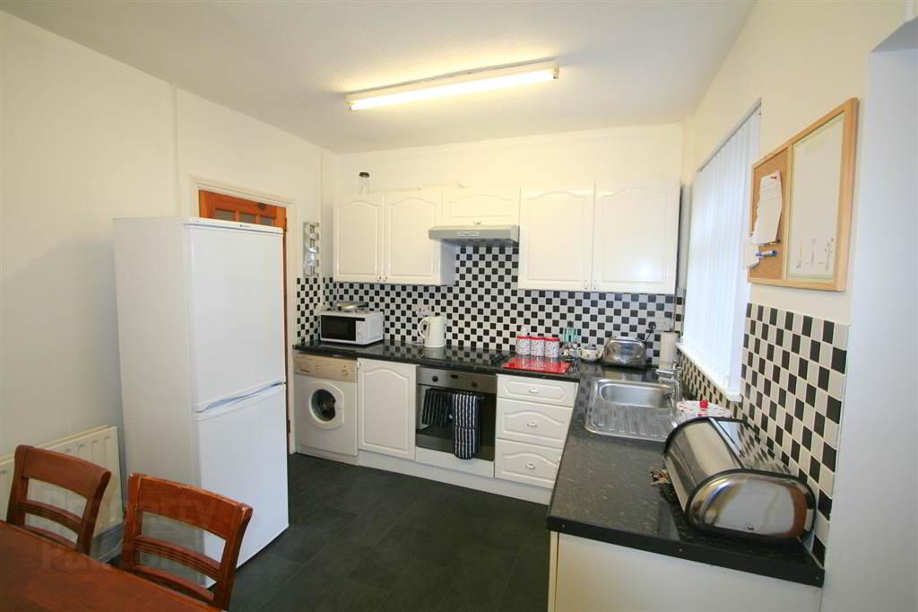 57 Glenvarlock Street 3 of 7