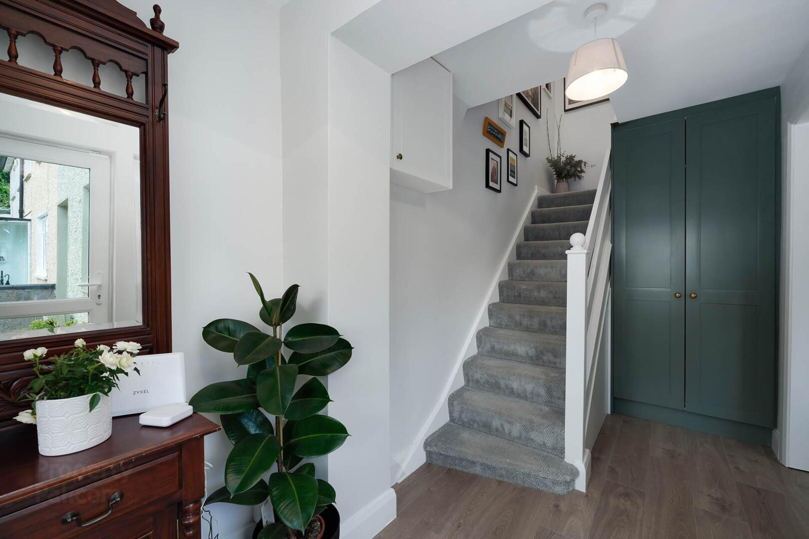 87 Carrickmount Avenue 4 of 47
