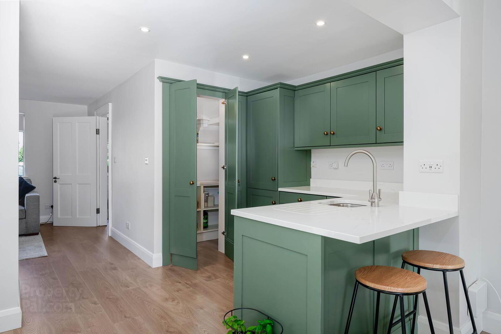 87 Carrickmount Avenue 10 of 47