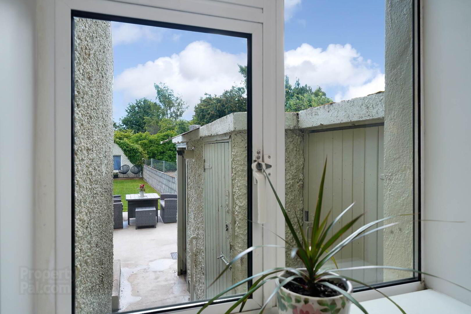 87 Carrickmount Avenue 31 of 47