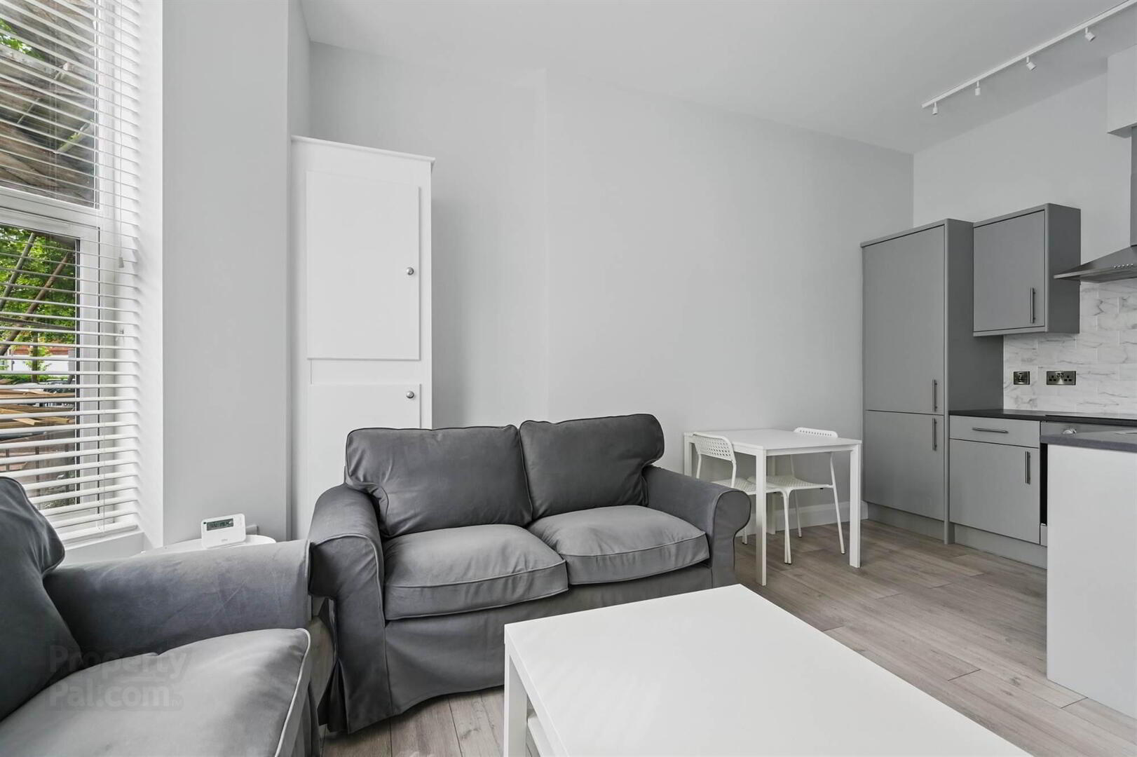 Apt 1, 37 Wellington Park 7 of 14