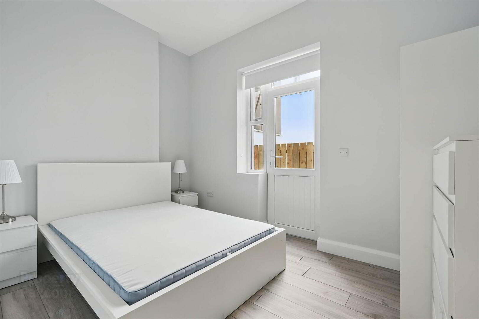 Apt 1, 37 Wellington Park 11 of 14