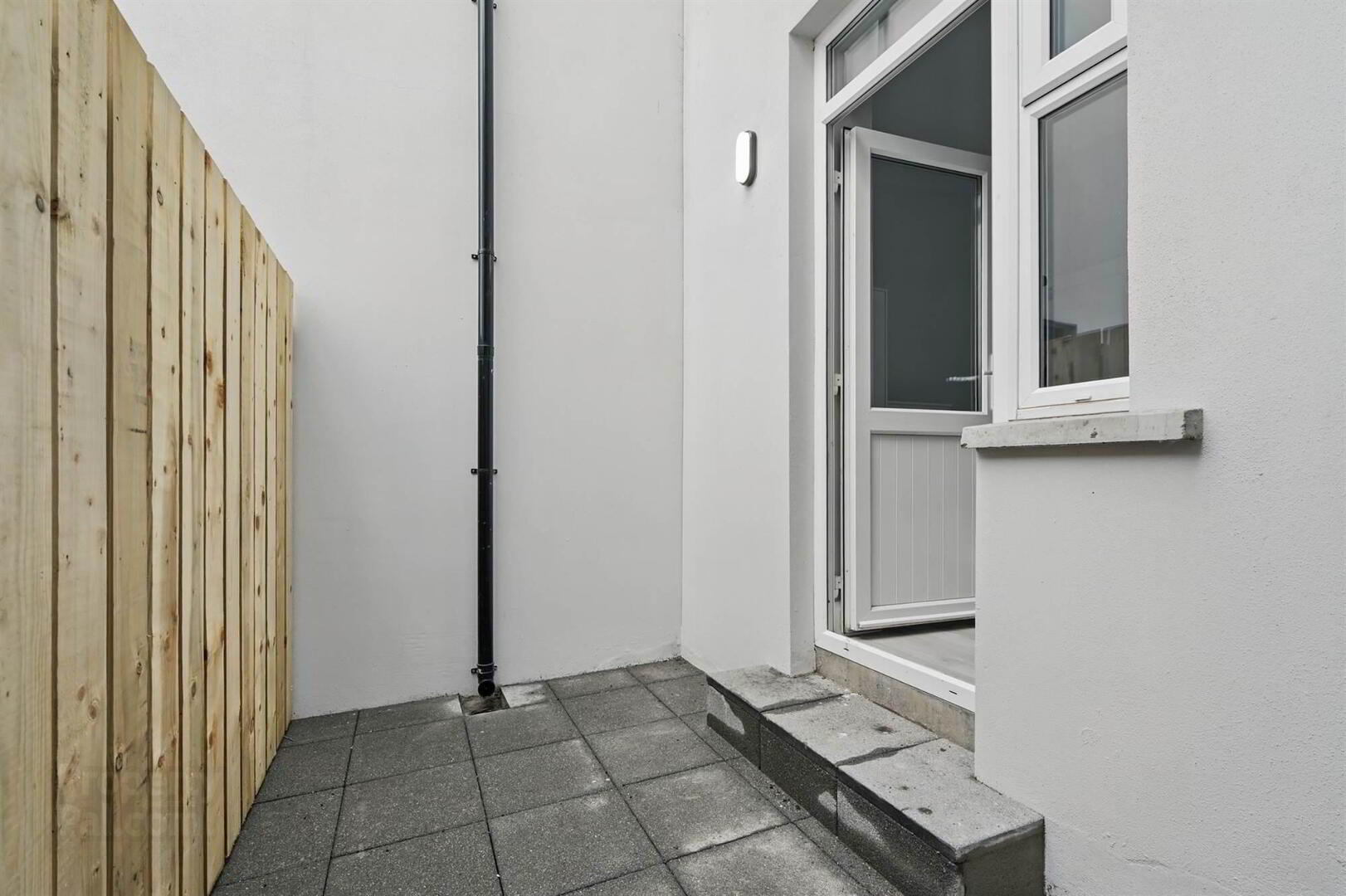 Apt 1, 37 Wellington Park 14 of 14