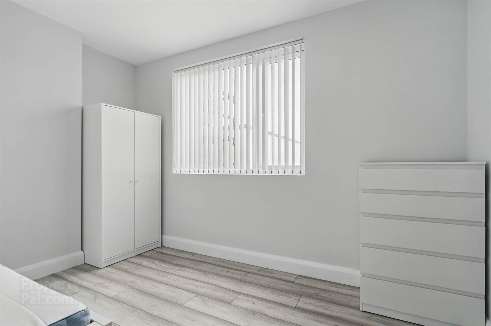 Apt 4, 37 Wellington Park 17 of 18