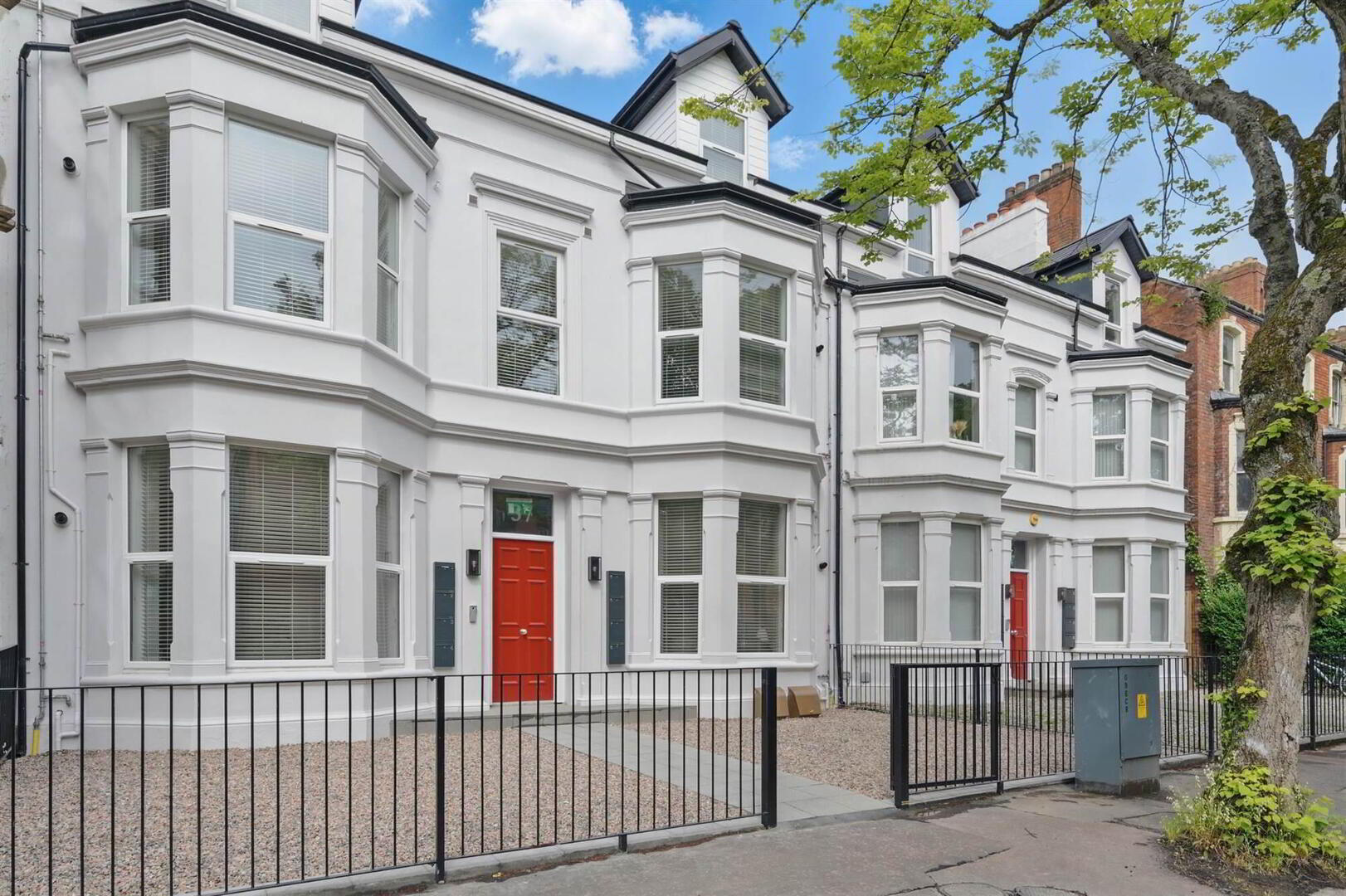 Apt 5, 37 Wellington Park 1 of 14