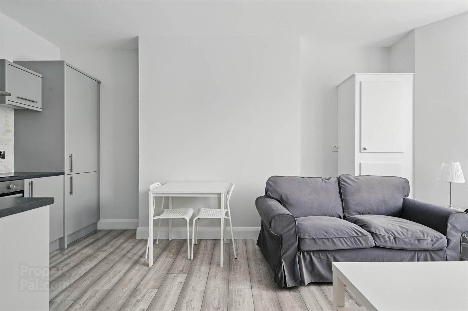 Apt 5, 37 Wellington Park 8 of 14