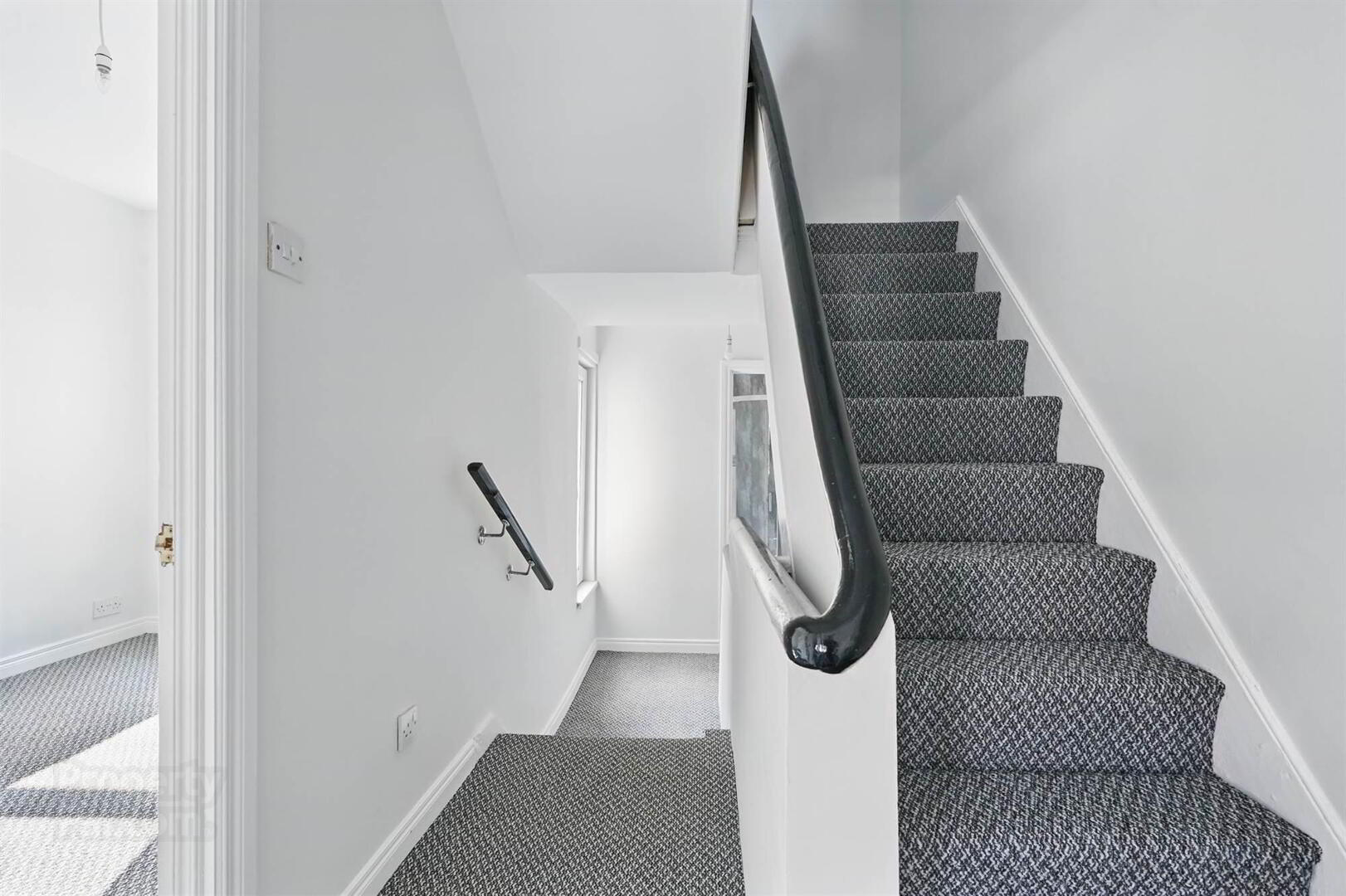 29 Lichfield Avenue 10 of 13