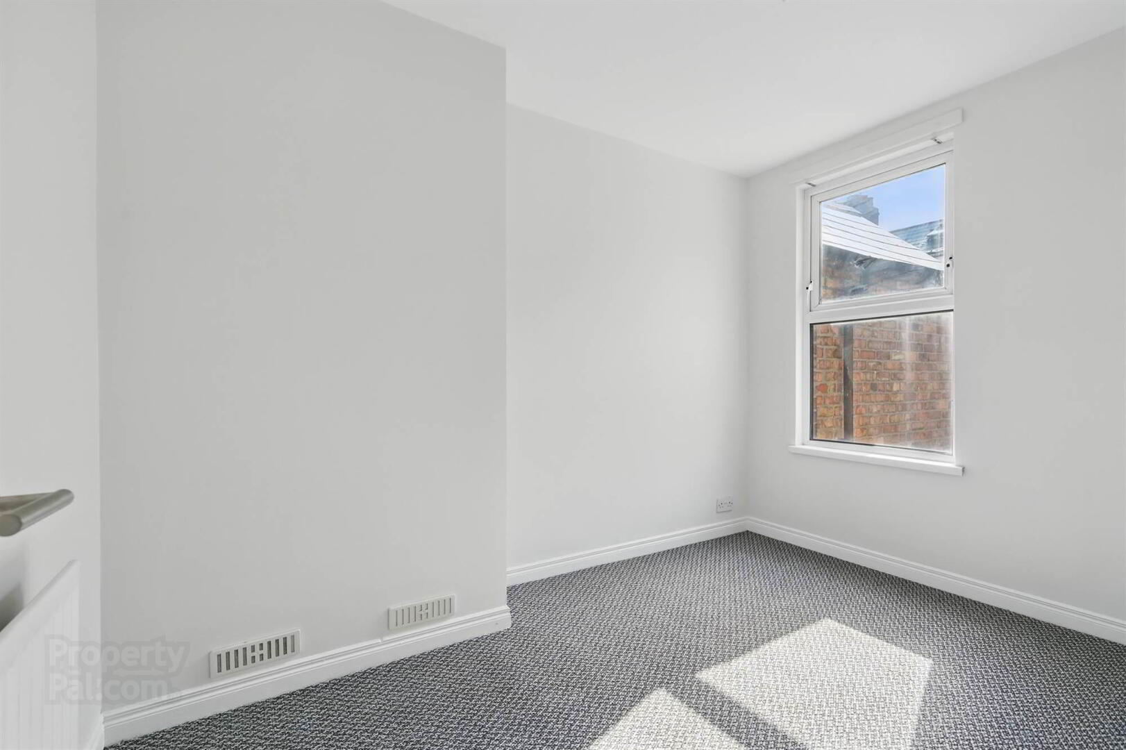 29 Lichfield Avenue 8 of 13