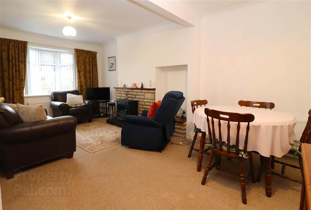 84 Moss Road 3 of 8