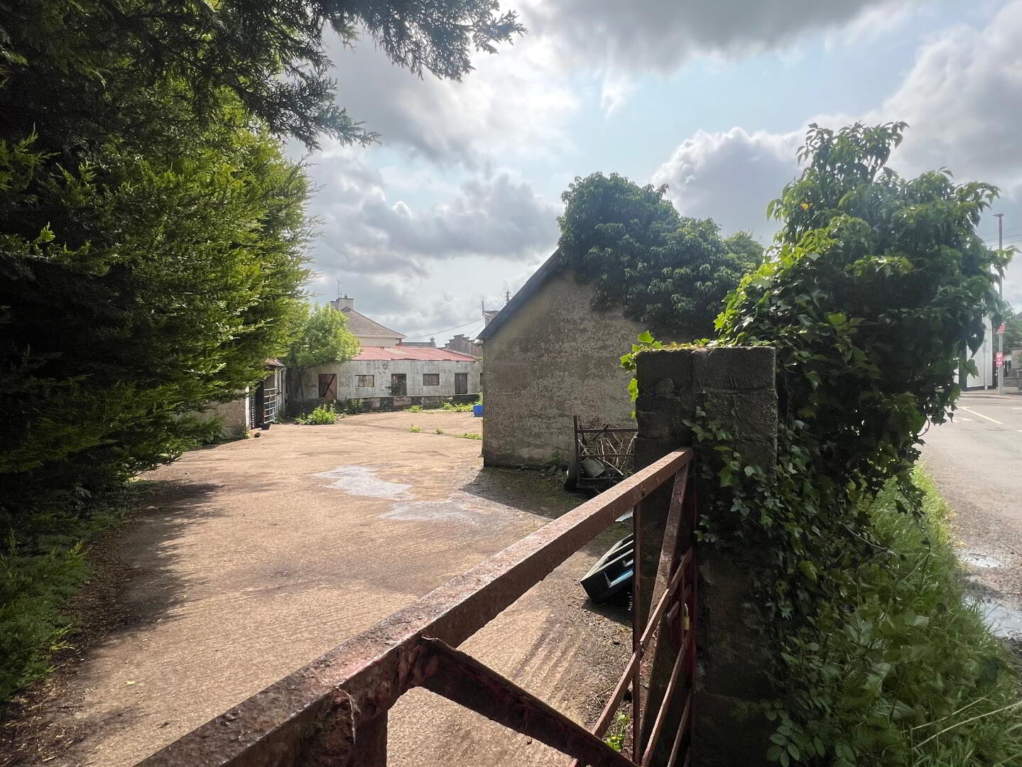 Derelict Property With Outbuildings, 55 Innishrush Road 3 of 4
