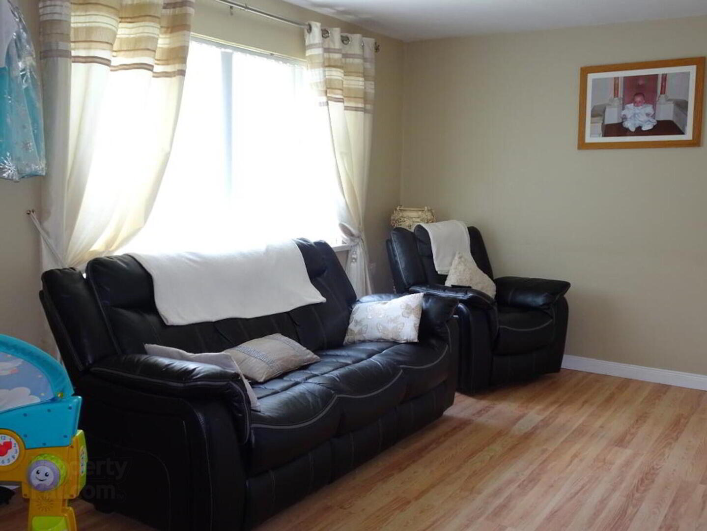 118 Hillview Road 3 of 14