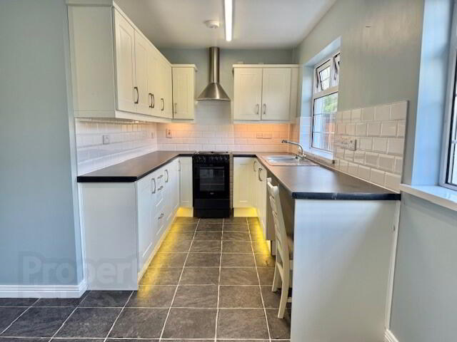 49 Dunmore Gardens 3 of 11