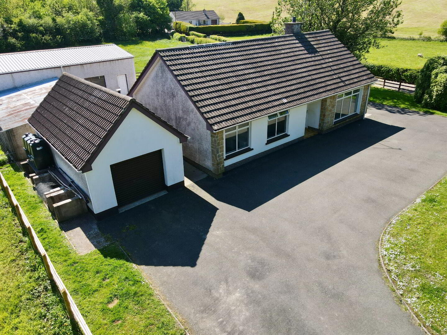 34 Rabbitburrow Road 1 of 21