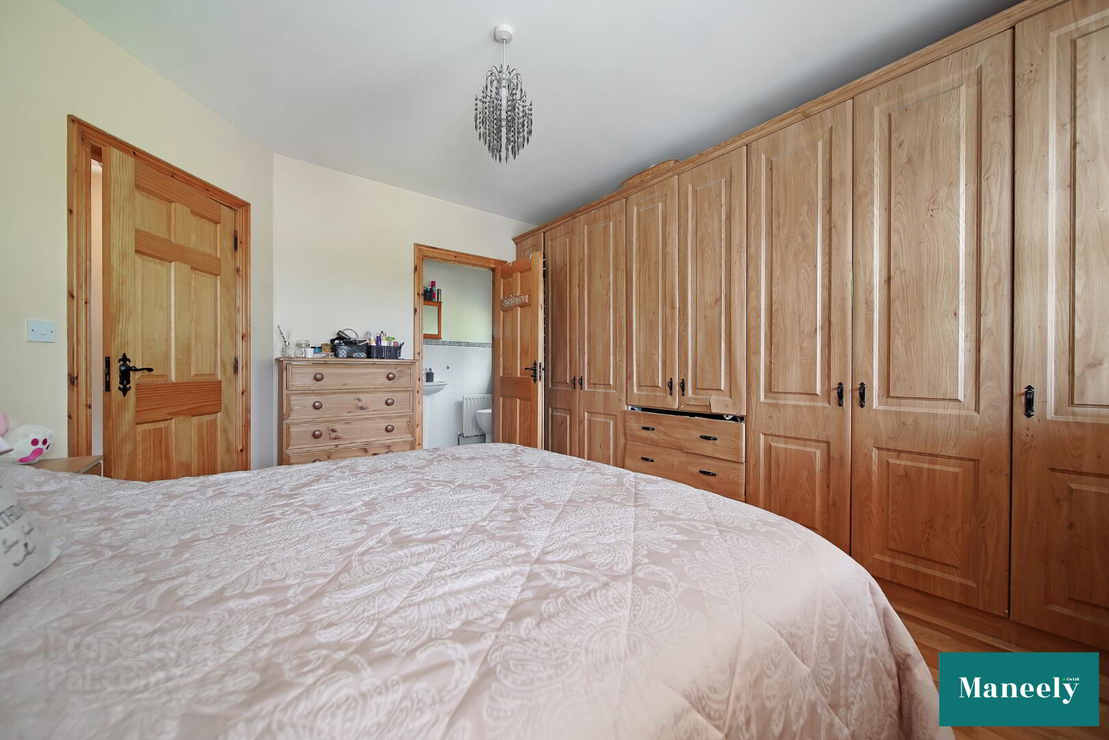 7 Wellbrook Manor 21 of 34