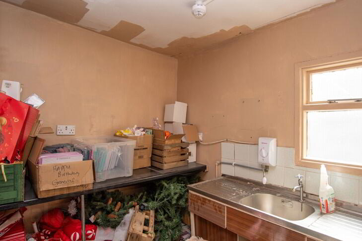 243 Shankill Road 9 of 11