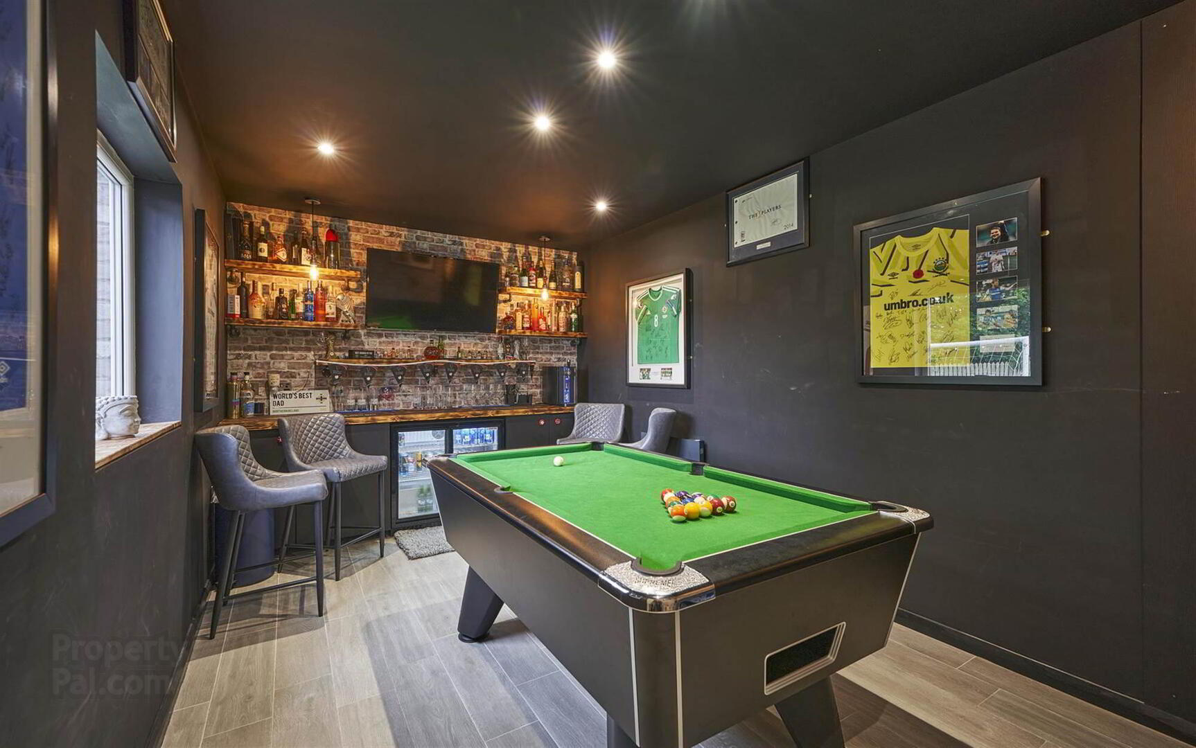 "The Stamford", 27 Second Avenue Rivenwood 33 of 33