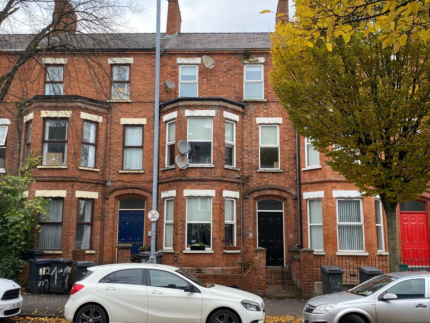 Apt 2, 116 Eglantine Avenue 1 of 9