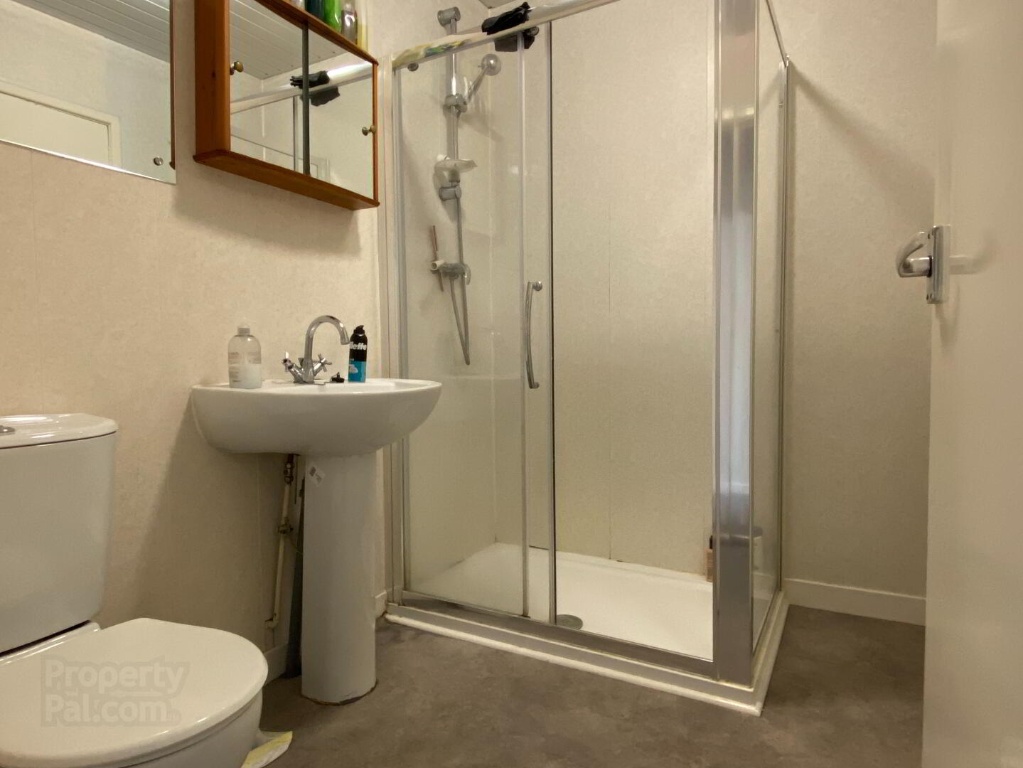Apt 2, 116 Eglantine Avenue 8 of 9