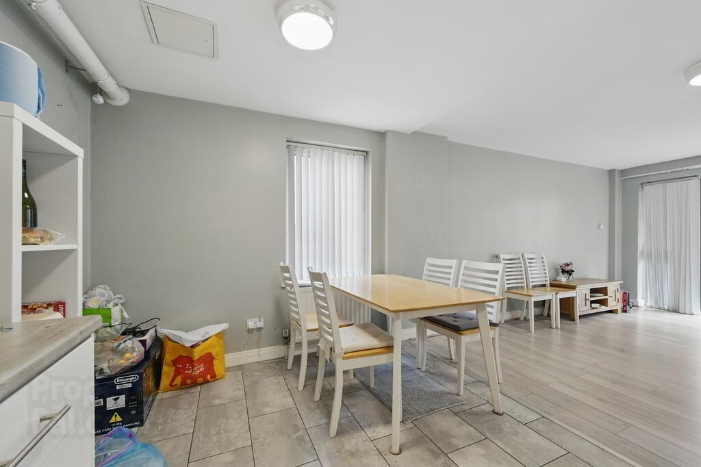 510 Margaretta Plaza, 81 Adelaide Street 11 of 16
